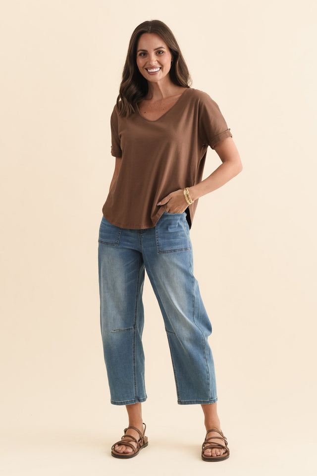 Toronto Chocolate Cotton Tee,Brunette model,alt text|model:MJ image 8