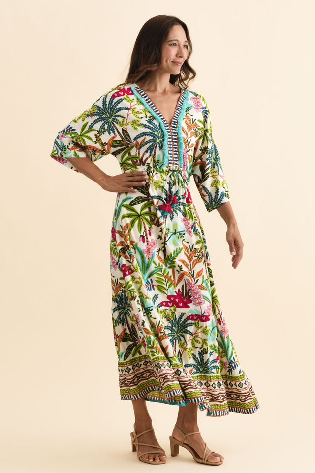 alt text|model:Cara image 3