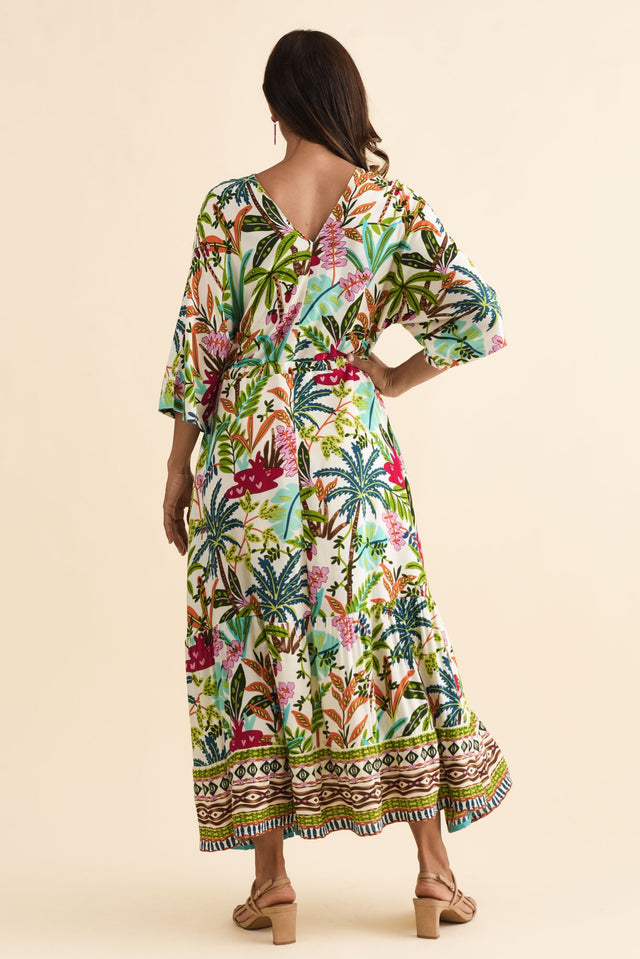 alt text|model:Cara image 4