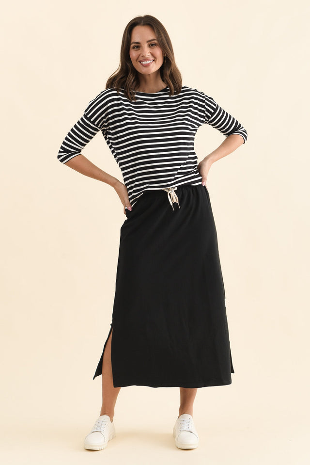 Travel Black Cotton Maxi Skirt,Full Body,Brunette model,alt text|model:MJ image 8