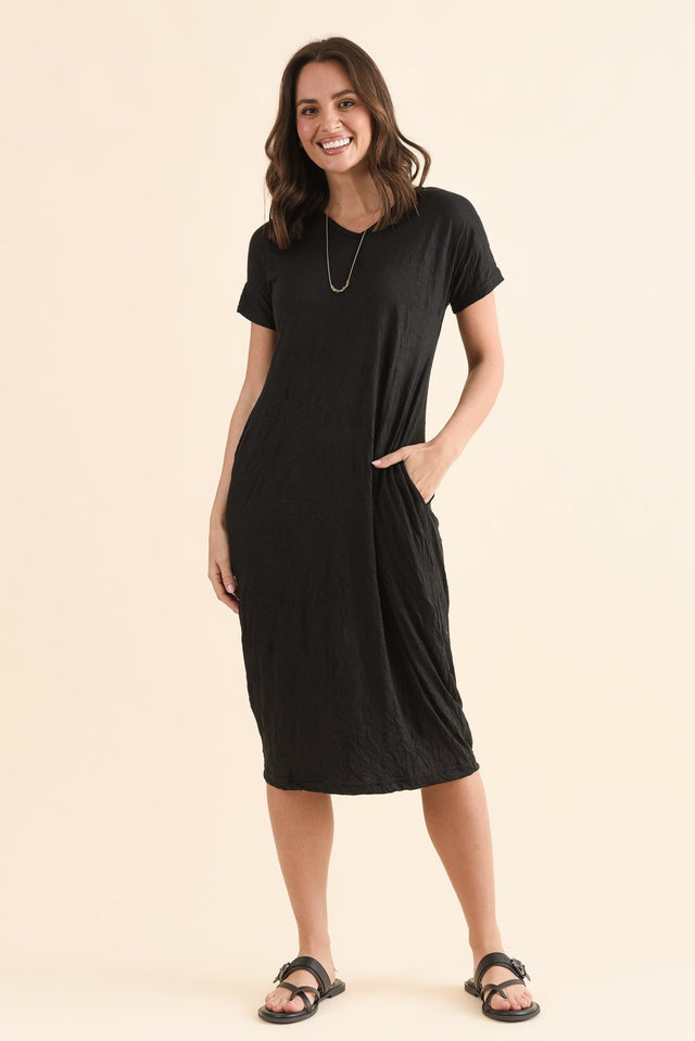Travel No-Iron Black Maxi Dress,Full Body,Brunette model,alt text|model:MJ image 6