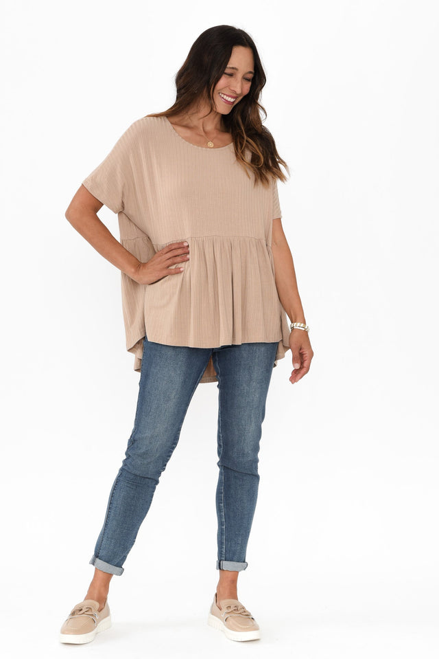 alt text|model:Cara image 8