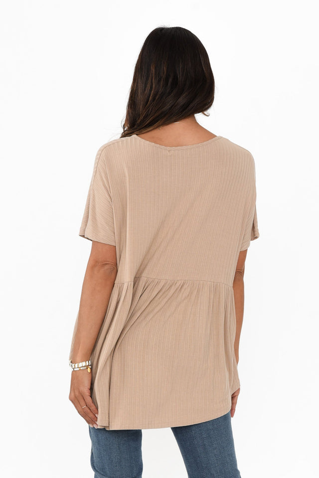 alt text|model:Cara image 6