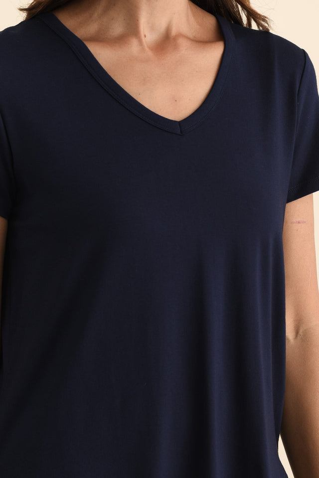Veronica Navy Bamboo Tee,Brunette model,alt text|model:Cara image 6