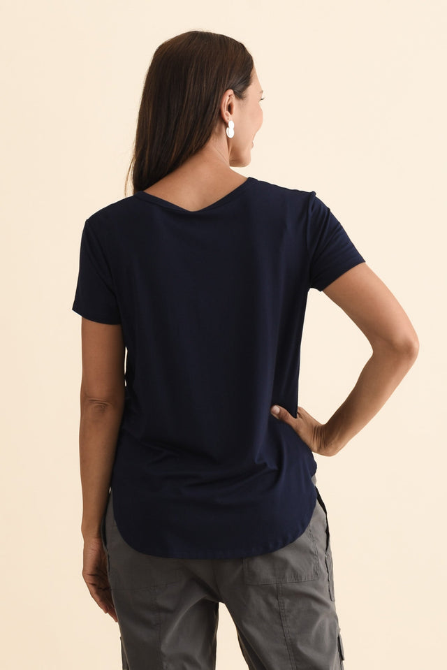Veronica Navy Bamboo Tee,Brunette model,alt text|model:Cara image 5