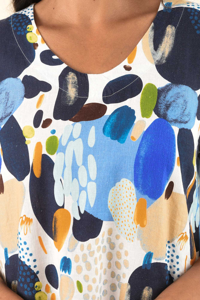Victoria Blue Geo Linen Blend Dress,Detail,Brunette model,alt text|model:Brontie image 5
