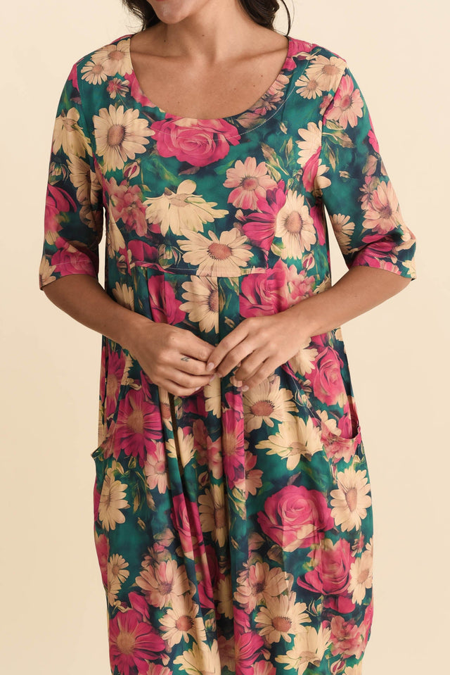 Vossi Orange Flower Pocket Dress,Brunette model,alt text|model:Brontie image 6