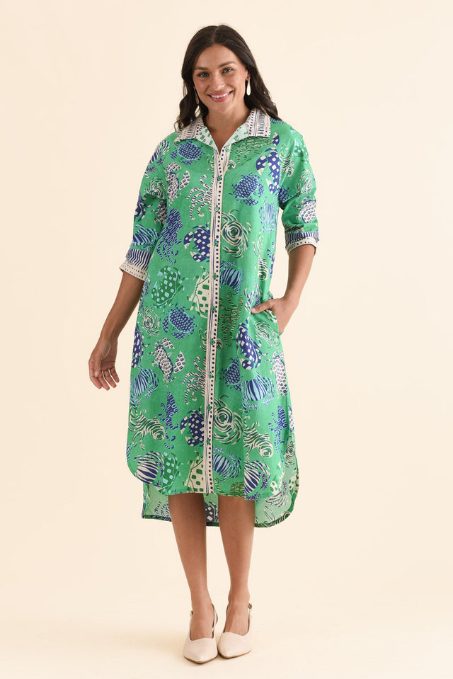 Vossie Green Coastal Cotton Poplin Dress,Full Body,Brunette model,alt text|model:Brontie image 3