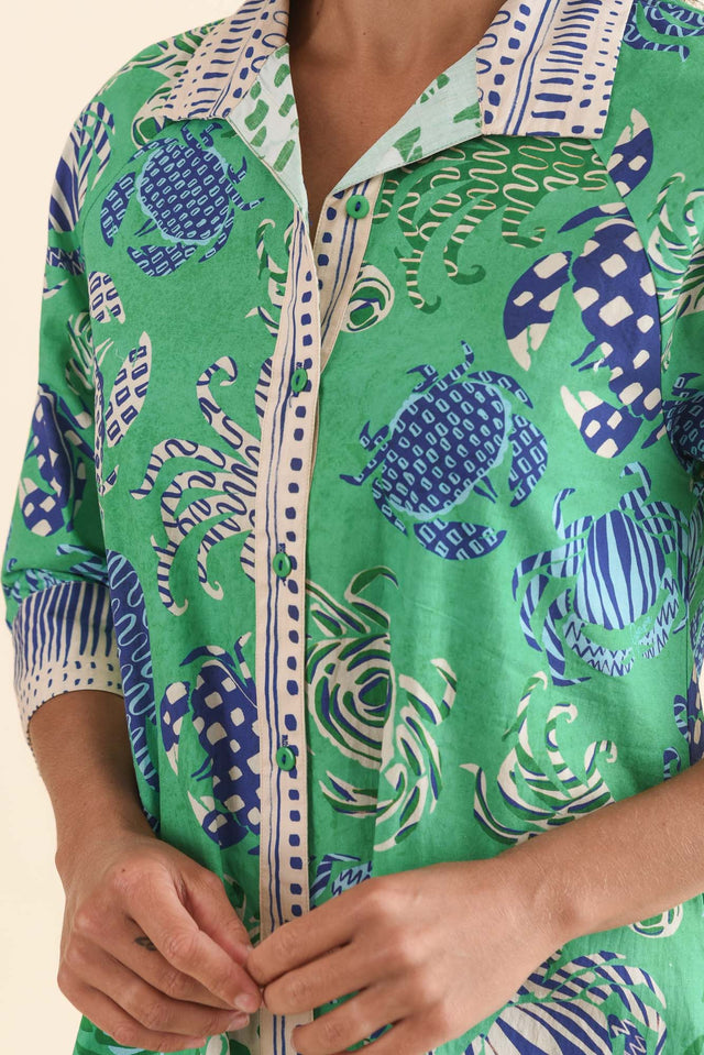 Vossie Green Coastal Cotton Poplin Dress,Detail,Brunette model,alt text|model:Brontie image 6