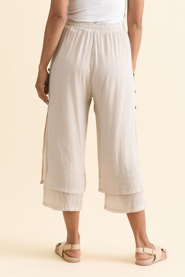 alt text|model:Cara image 5