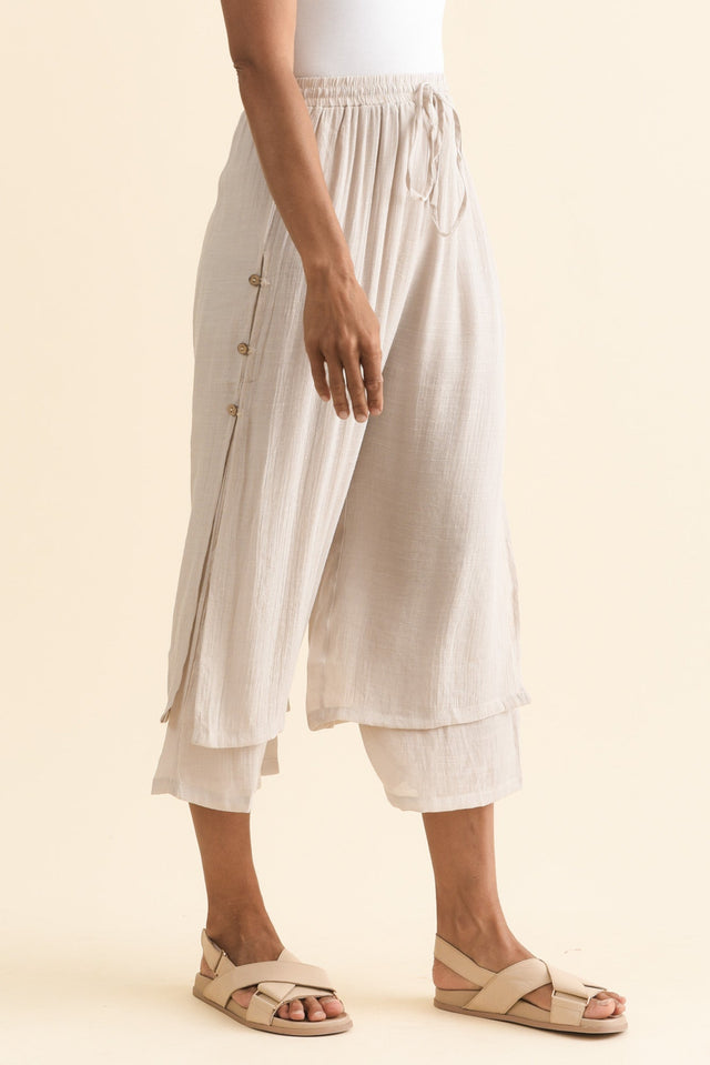 alt text|model:Cara image 4