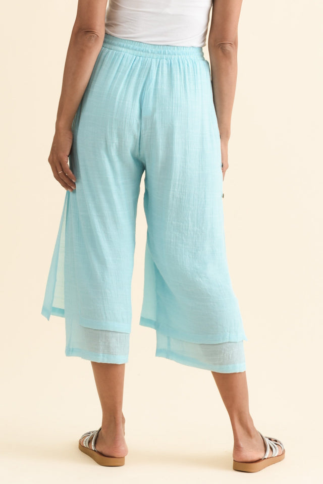 alt text|model:Cara image 5