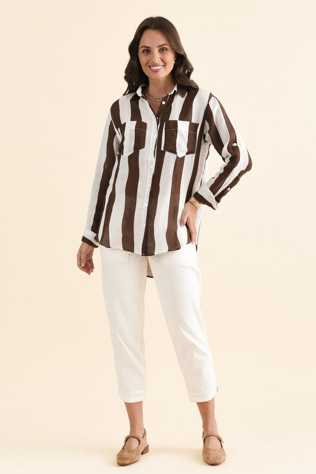 Wellington Chocolate Stripe Linen Shirt,brunette model,Full Outfit,alt text|model:MJ