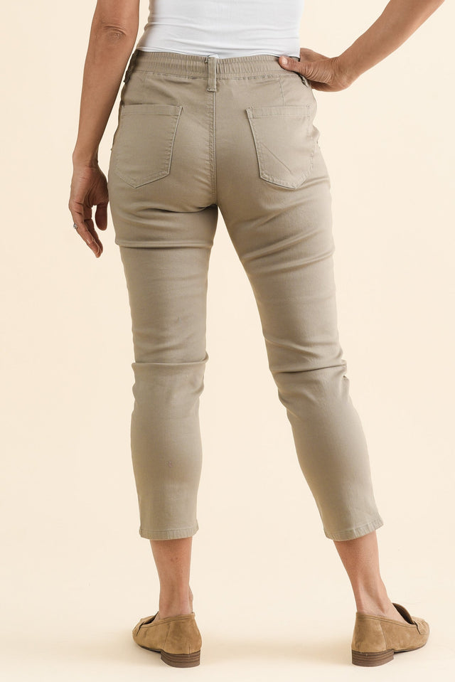Whistler Stone Cotton Jogger Pants,brunette model,Back of Outfit,alt text|model:Cara image 4