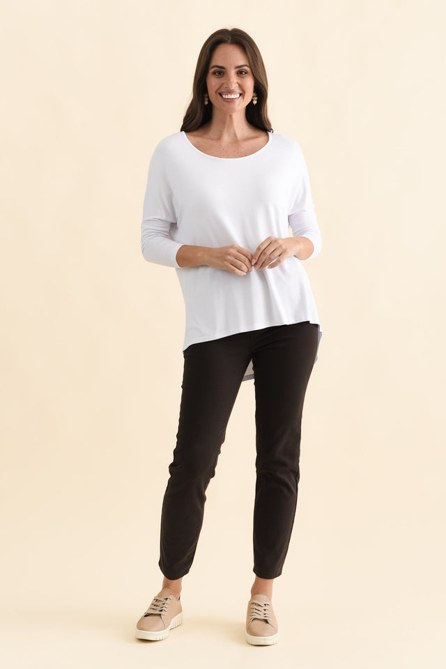 White Milan 3/4 Sleeve Top,Brunette model,alt text|model:MJ image 7