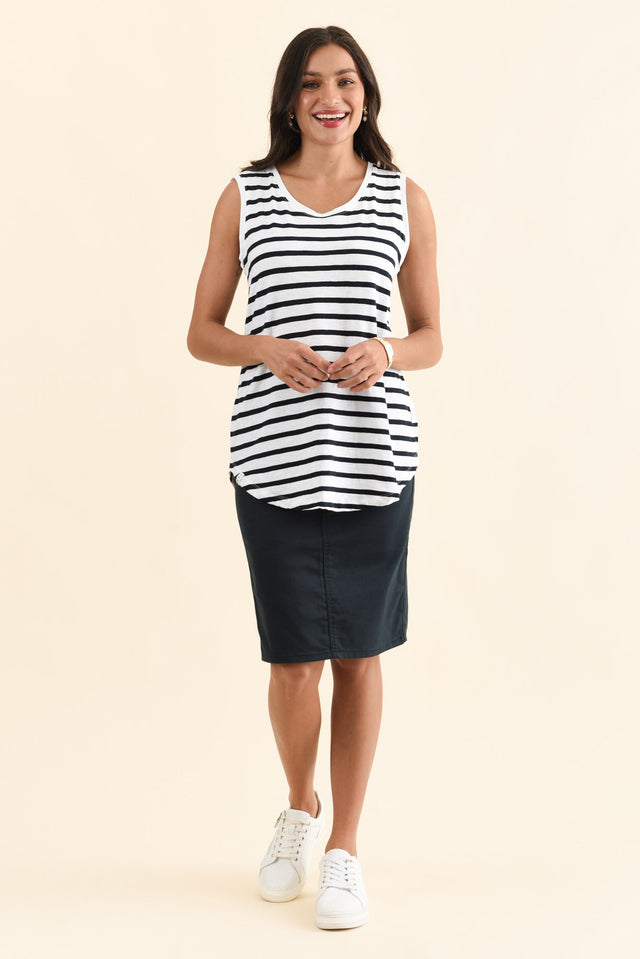 White Stripe Cotton Scoop Tank,Full Body,Brunette model,alt text|model:Brontie image 8