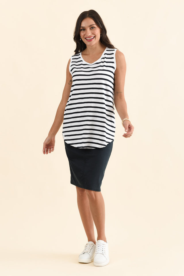 White Stripe Cotton Scoop Tank,Full Body,Brunette model,alt text|model:Brontie image 3