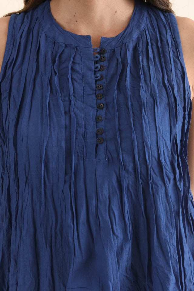 Willa Indigo Crinkle Cotton Dress,Detail,Brunette model,alt text|model:MJ image 5