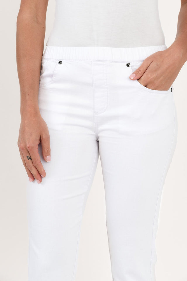 Winslet White 7/8 Pants,Brunette model,alt text|model:Brontie image 5