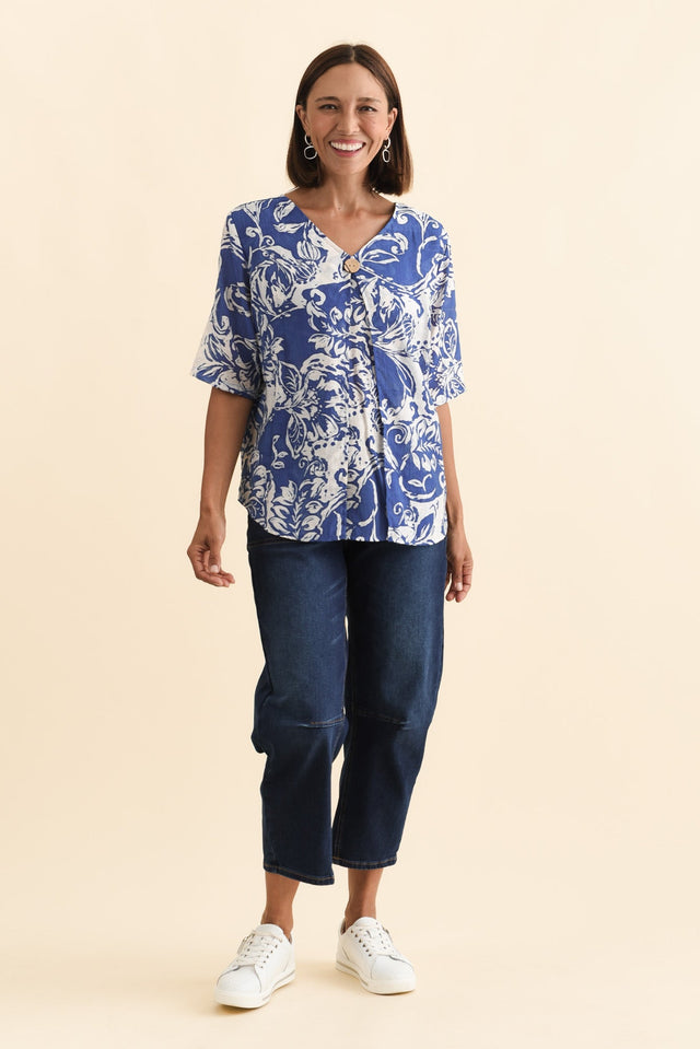 alt text|model:Cara image 8