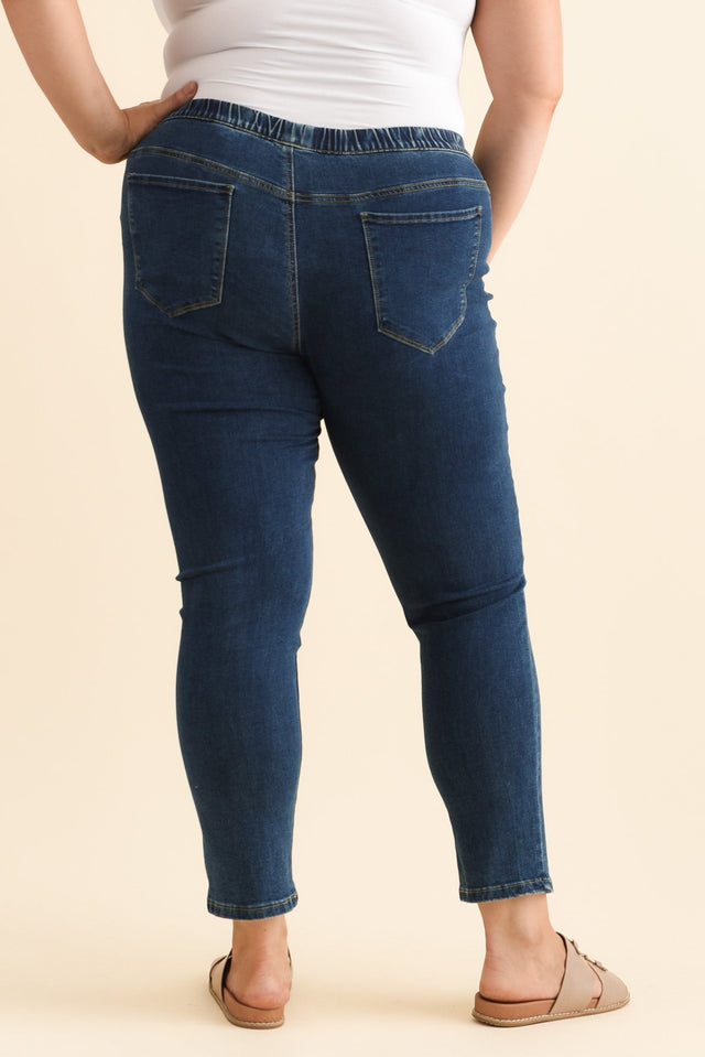 Zadie Dark Denim Stretch Jeans,Brunette model,alt text|model:Gabby image 16