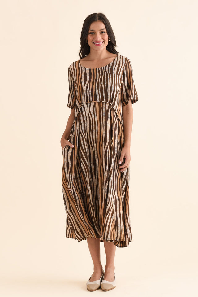 Zaelia Tan Zebra Crescent Dress,Full Body,Brunette model,alt text|model:Brontie image 6