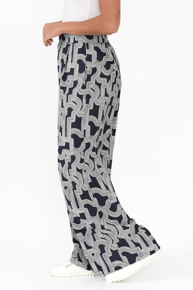 alt text|model:Brontie image 4