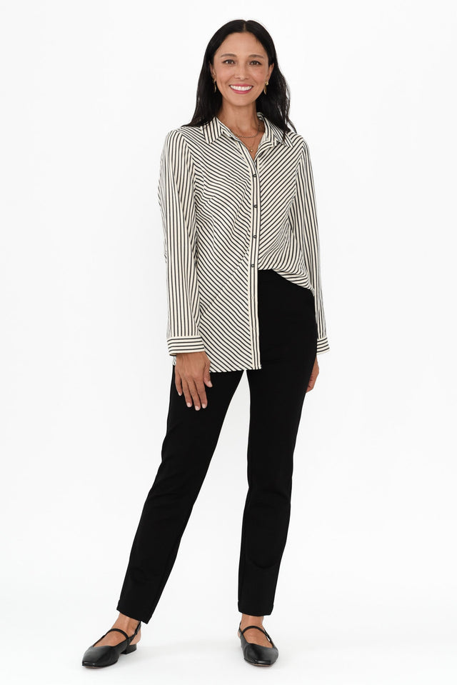 alt text|model:Cara image 8