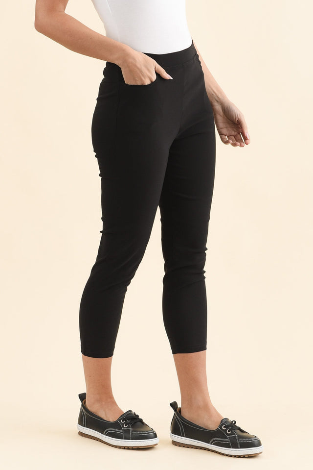 Zara Black Stretch Cropped Pants,Brunette model,alt text|model:MJ image 4