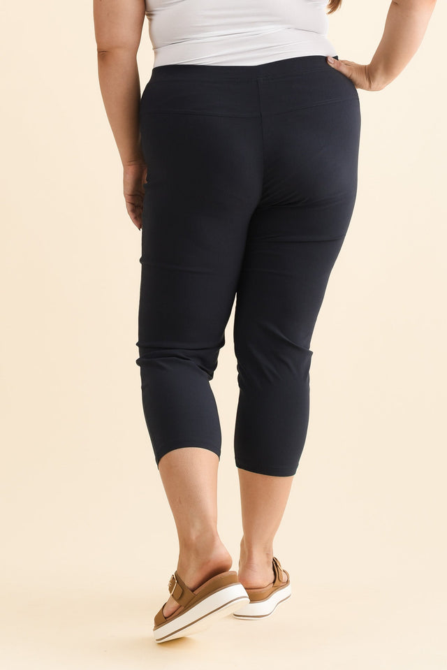 Zara Navy Stretch Cropped Pants,Brunette model,alt text|model:Gabby image 10