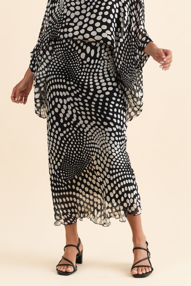 alt text|model:Brontie