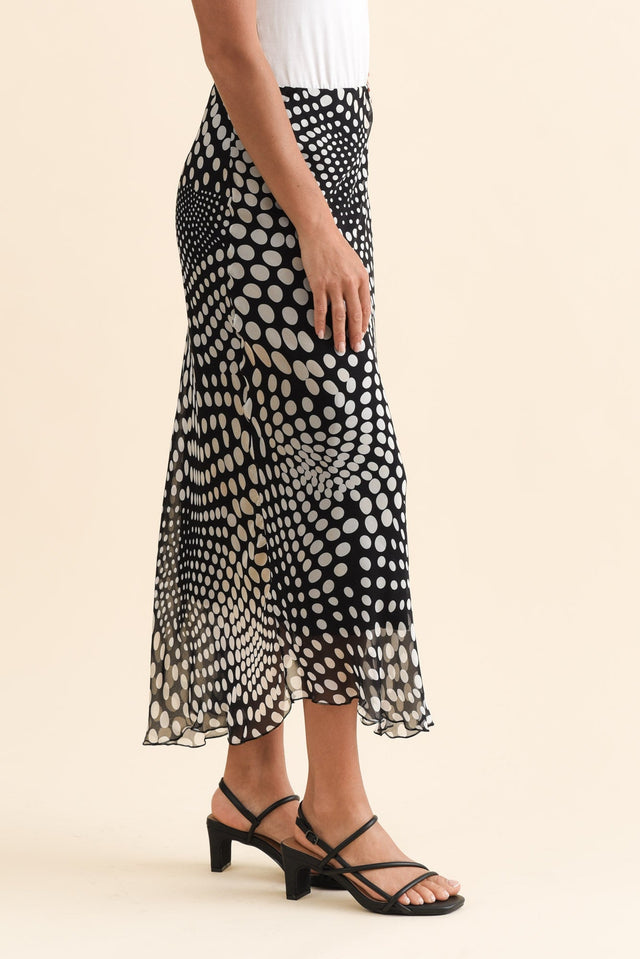 alt text|model:Brontie image 4