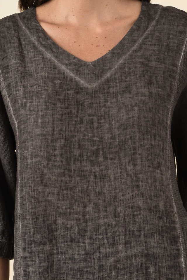 Ziola Mocha Linen Cotton Top,Brunette model,alt text|model:MJ image 5
