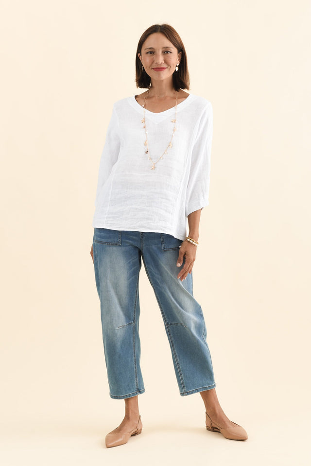 Ziola White Linen Cotton Top,Brunette model,alt text|model:Cara image 3