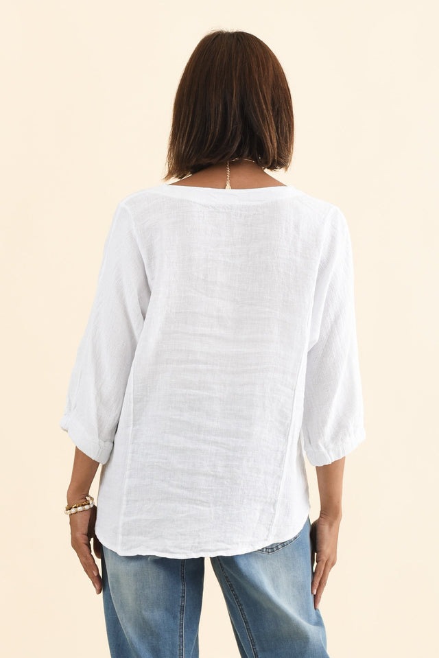 Ziola White Linen Cotton Top,Brunette model,alt text|model:Cara image 5