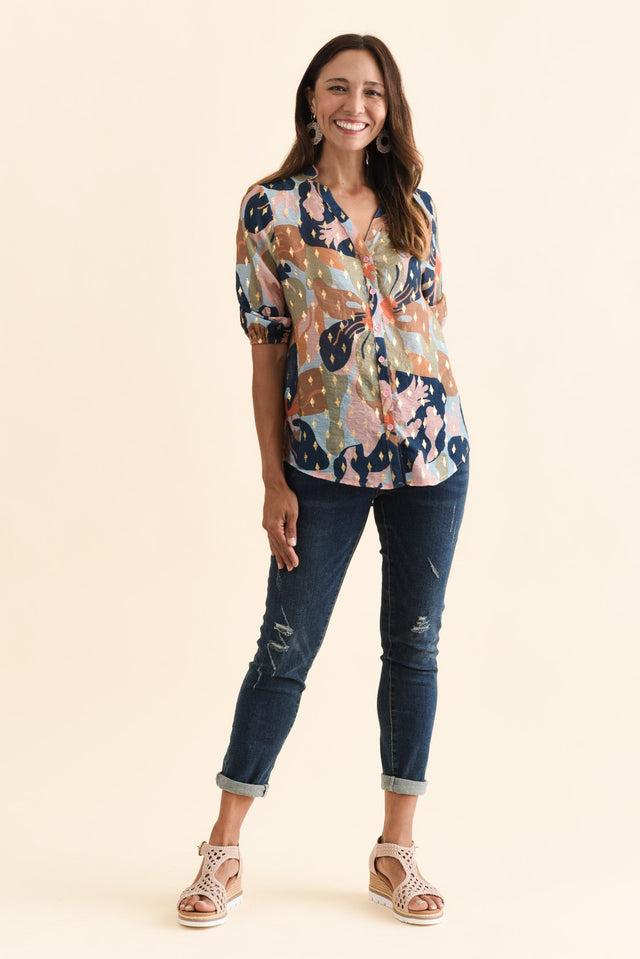 alt text|model:Cara image 7