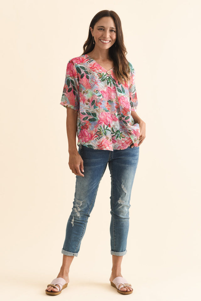 alt text|model:Cara image 8