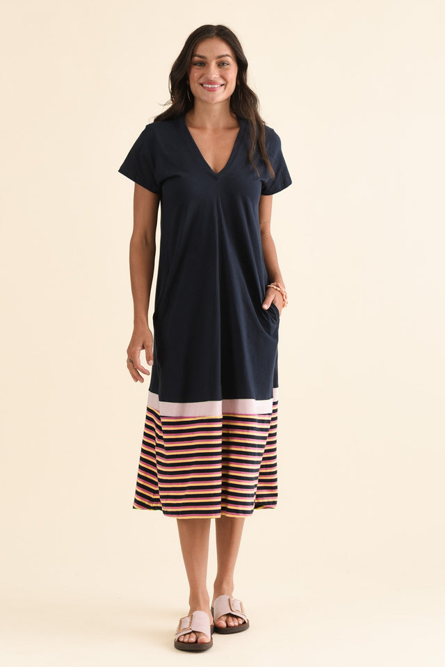 Acai Navy Split Cotton T-Shirt Dress,Full Body,Brunette model,alt text|model:Brontie image 6