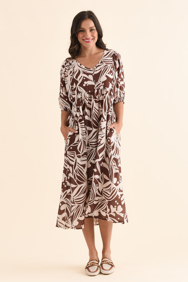 Adwin Chocolate Palm Pocket Dress,Full Body,Brunette model,alt text|model:Brontie image 6
