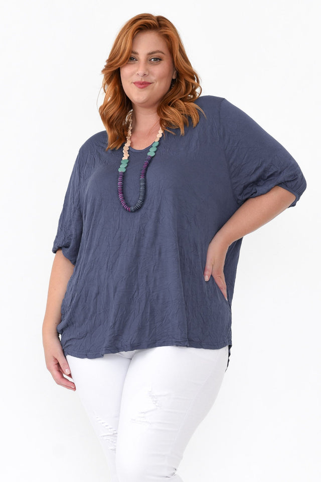 plus-size,curve-basics,plus-size-batwing-dresses,curve-tops,plus-size-sleeved-tops,plus-size-cotton-tops,plus-size-basic-tops,plus-size-winter-clothing alt text|model:Brontie