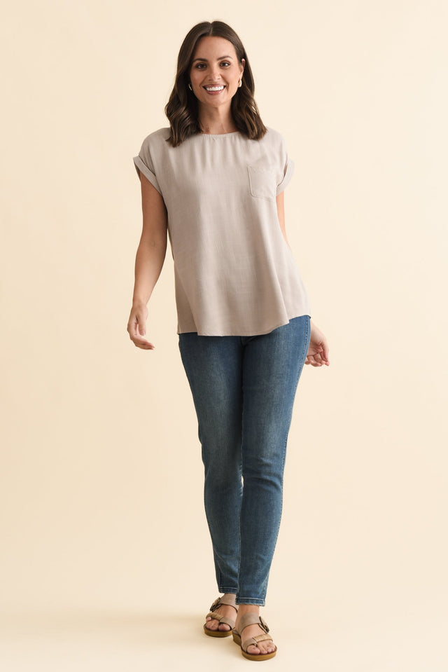 alt text|model:MJ image 6