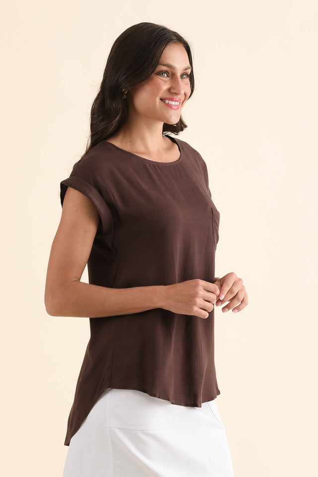 Aiden Chocolate Linen Blend Pocket Top,Side,Brunette model,alt text|model:Brontie image 3