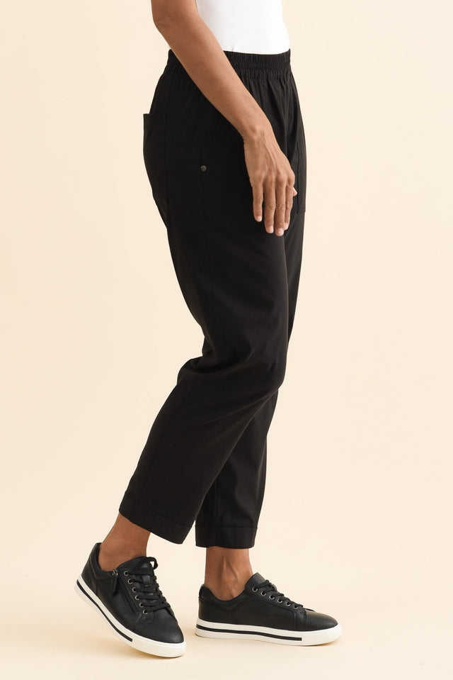 Air-Lite Black Stretch Cropped Pants,Brunette model,alt text|model:Cara image 4