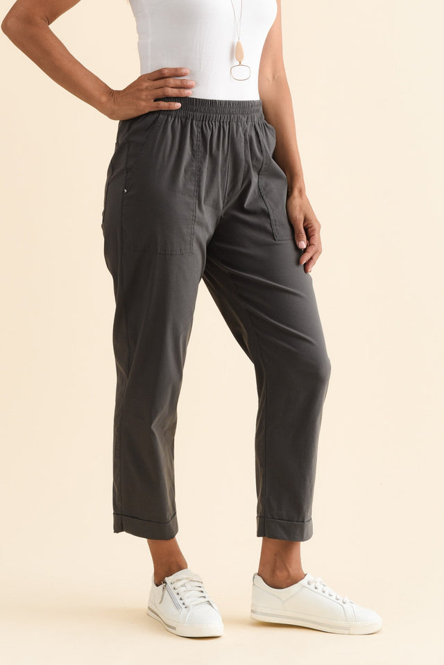 alt text|model:Cara image 3