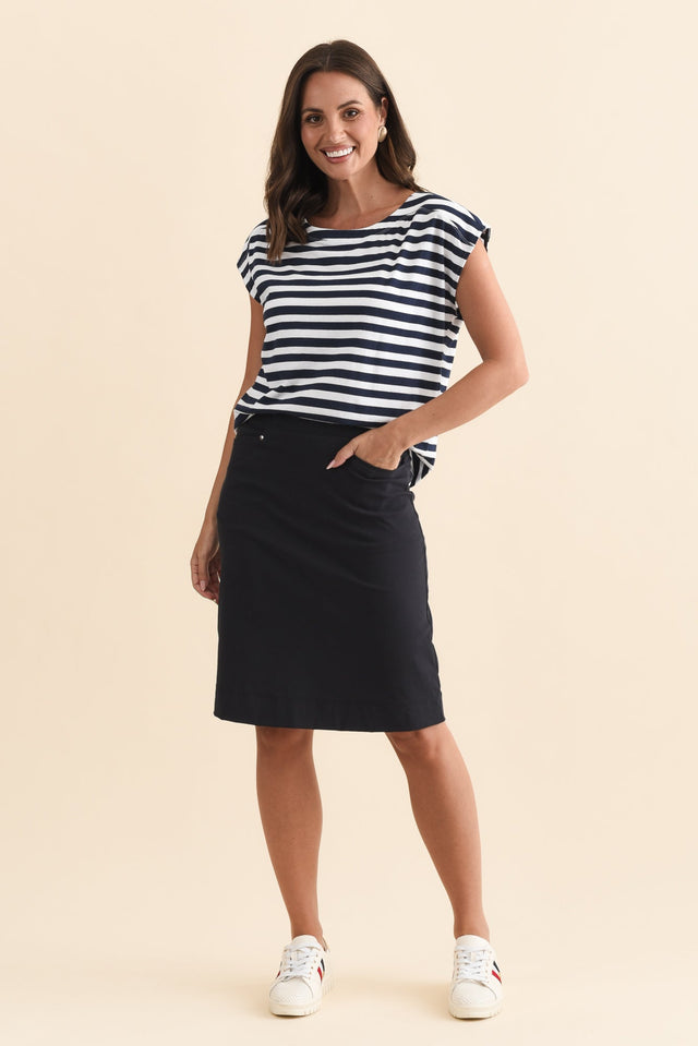 Air-Lite Navy Stretch Pocket Skirt,Brunette model,alt text|model:MJ image 7