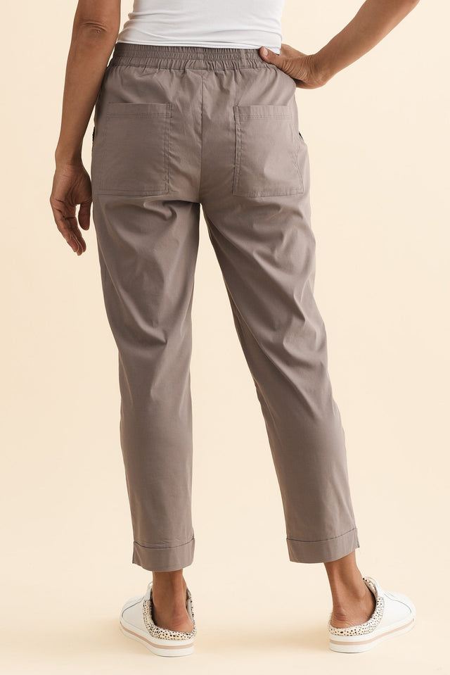 alt text|model:Cara image 5