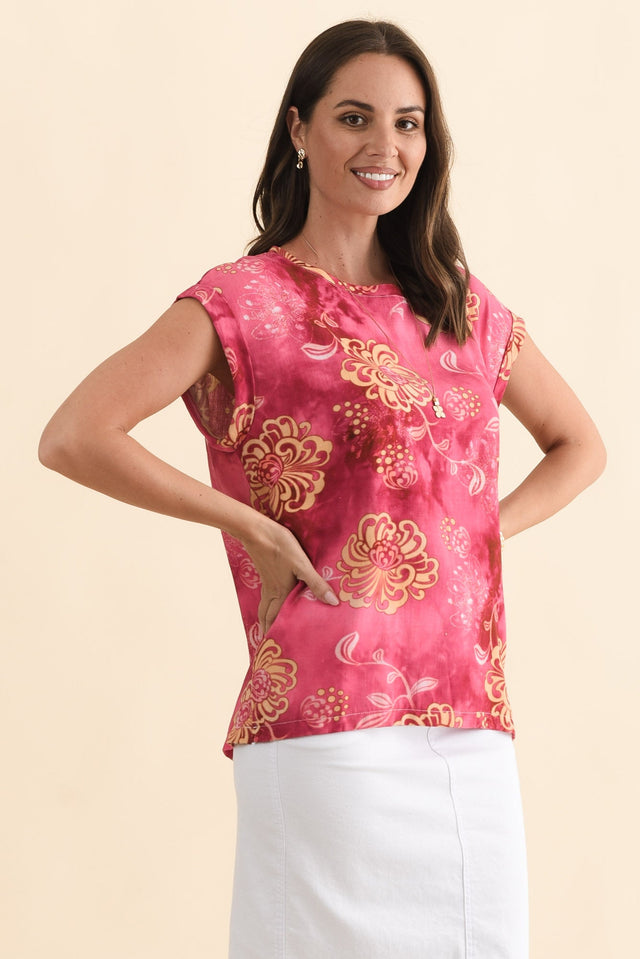 Alta Pink Flower Linen Cotton Top,Brunette model,alt text|model:MJ image 4