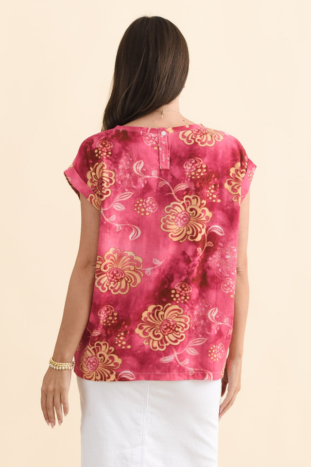 Alta Pink Flower Linen Cotton Top,Brunette model,alt text|model:MJ image 5
