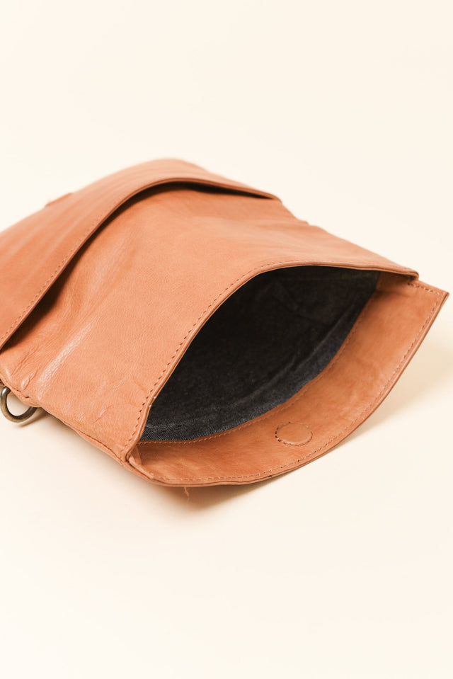 Aluka Tan Leather Bag image 4