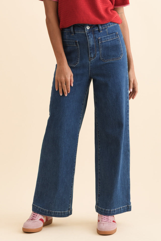 alt text|model:Brontie image 1